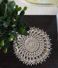 Load image into Gallery viewer, Crochet doily MILLY
