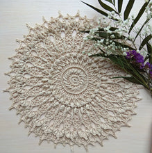 Load image into Gallery viewer, Crochet doily MILLY
