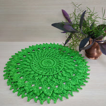 Load image into Gallery viewer, Green texture doily 14in
